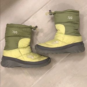 The North Face Nuptse 700 Down Boots - Green